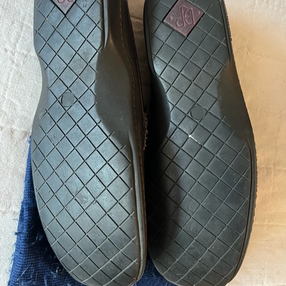 Donald J Pliner Brown Leather loafers - size 9